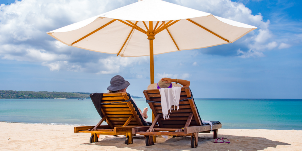 EN VERANO AÑADE DIVERSIÓN CON JUGUETES A TU RELACIÓN 